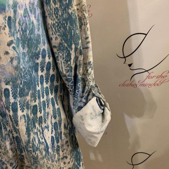 Chico's. Size 1 (S-M). Roll Tab Cuff. Cotton/Sp. Button Up. Back Vent. B74 - Picture 4 of 6